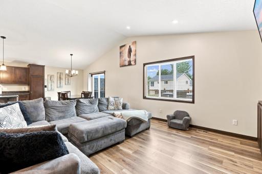 6 Interior family room.jpg