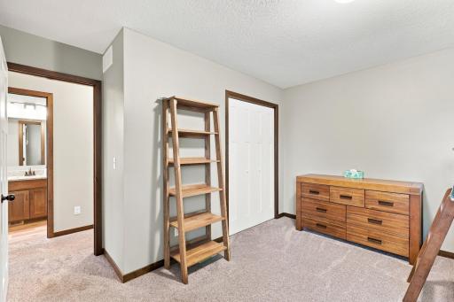 21 Interior Bedroom 2.jpg