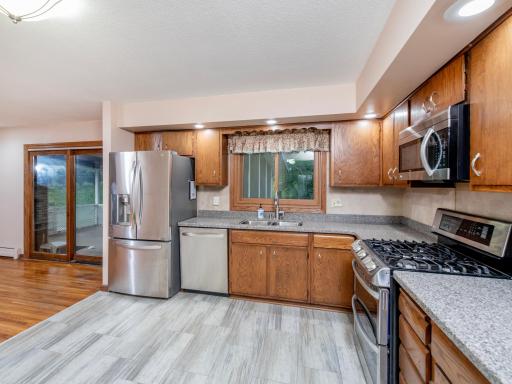 1801 River Hills Drive, Burnsville, MN 55337
