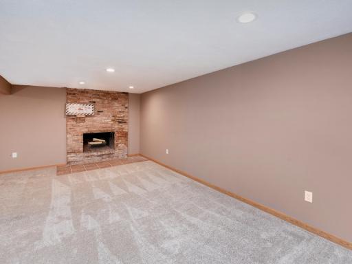 1801 River Hills Drive, Burnsville, MN 55337