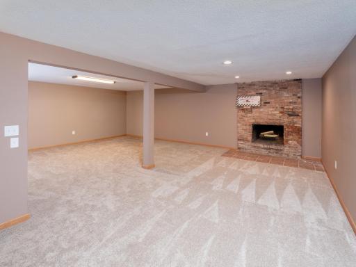 1801 River Hills Drive, Burnsville, MN 55337