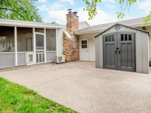 1801 River Hills Drive, Burnsville, MN 55337