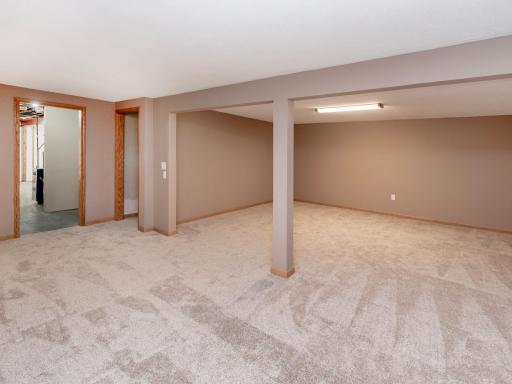 1801 River Hills Drive, Burnsville, MN 55337