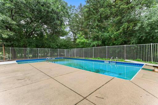 4526 137th Street W, Apple Valley, MN 55124