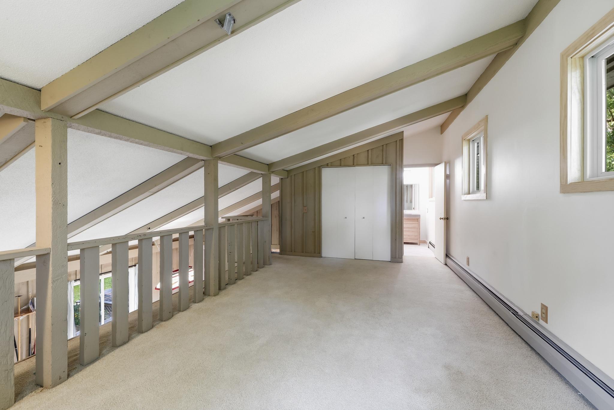 Upper Level Loft/Flex area