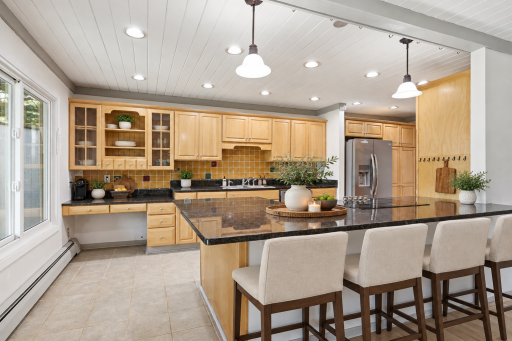 14823 Walker Place, Minnetonka, MN 55345