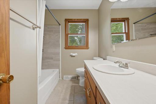 08-Bath 1.jpg