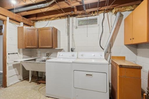 13-Laundry Area.jpg