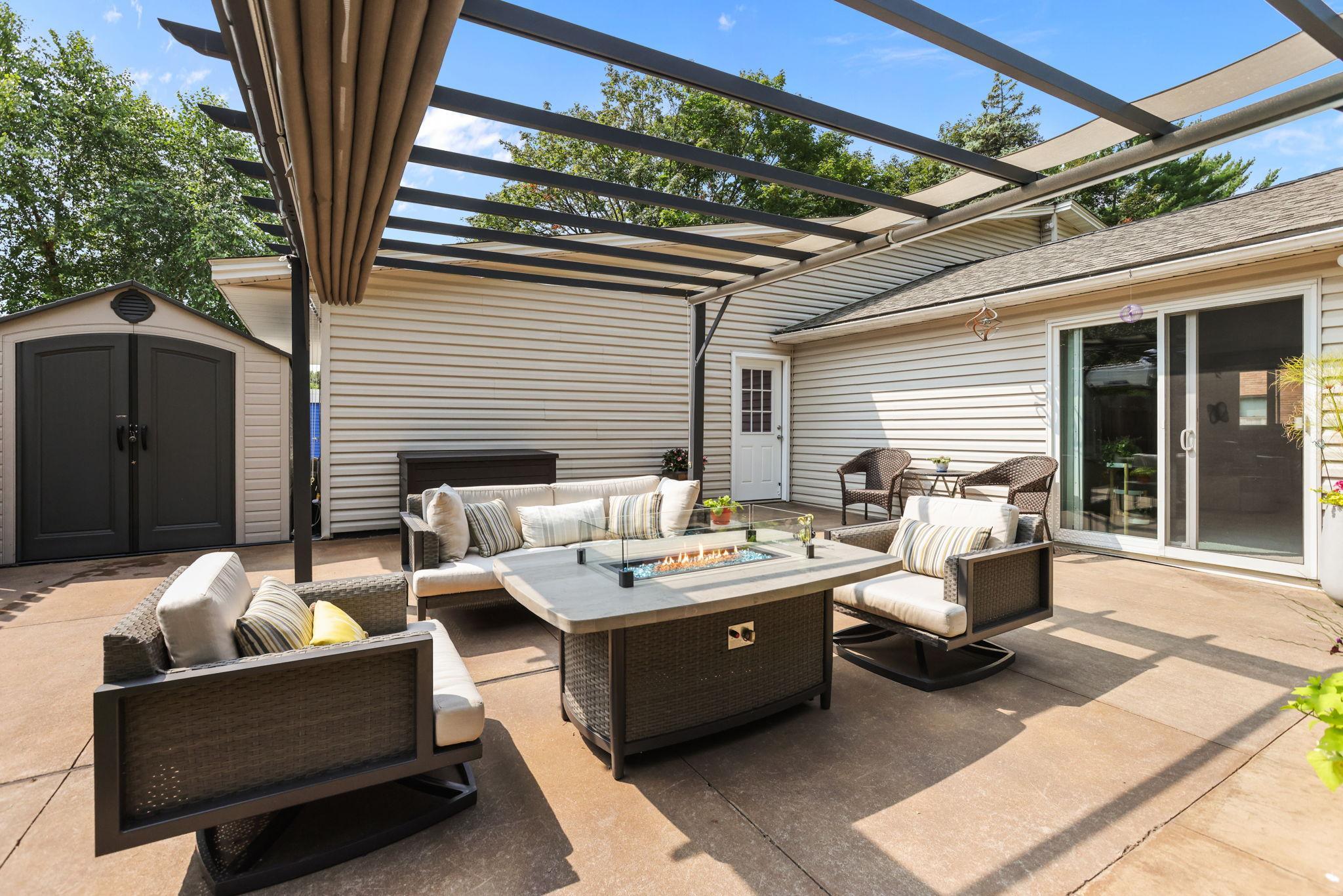 Patio lounge