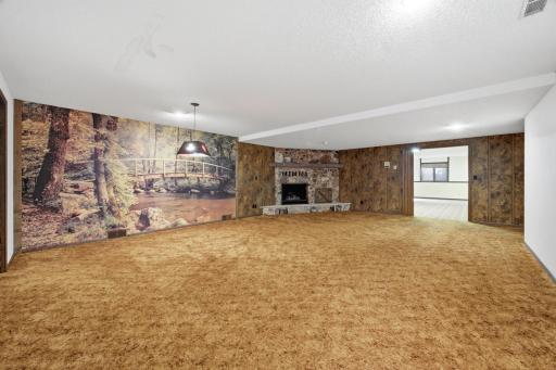 120 Prairiewood Drive S, Fargo, ND 58103