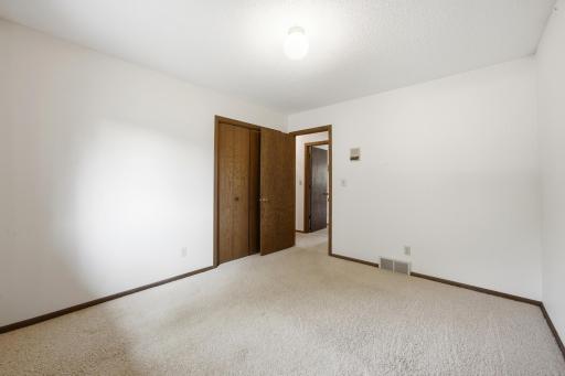 120 Prairiewood Drive S, Fargo, ND 58103