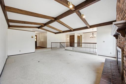 120 Prairiewood Drive S, Fargo, ND 58103