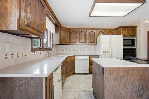 120 Prairiewood Drive S, Fargo, ND 58103