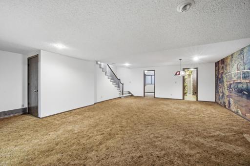 120 Prairiewood Drive S, Fargo, ND 58103