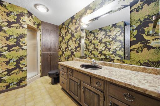 120 Prairiewood Drive S, Fargo, ND 58103