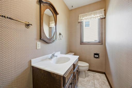 120 Prairiewood Drive S, Fargo, ND 58103