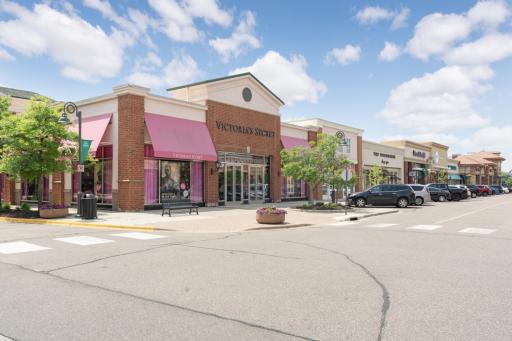 365 W Eagle Lake Drive, Maple Grove, MN 55369