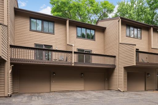365 W Eagle Lake Drive, Maple Grove, MN 55369