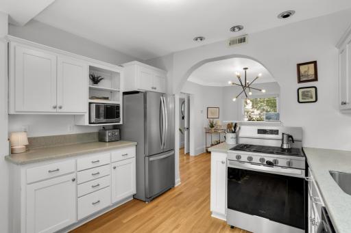 2194 Stanford Avenue, Saint Paul, MN 55105