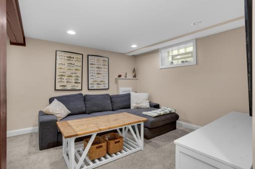 2194 Stanford Avenue, Saint Paul, MN 55105