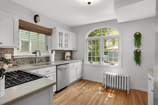 2194 Stanford Avenue, Saint Paul, MN 55105