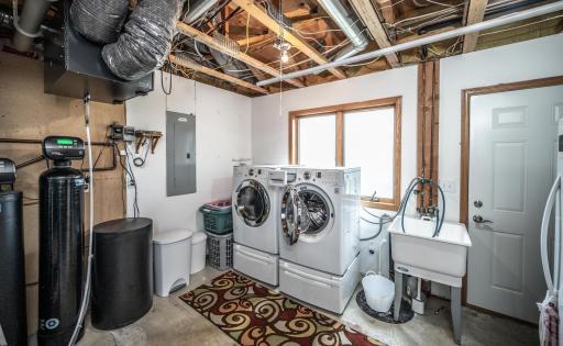 Lower level utility/laundry