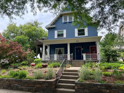 Fabulous Duplex in great Minneapolis location.
