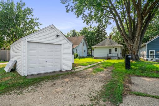 Detached Garage & Off-Street Parking
