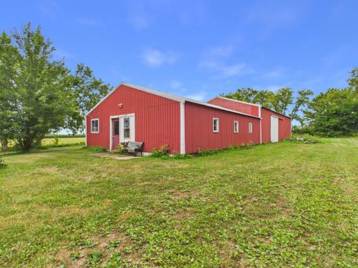 Shop/Barn. Front part is insulated (38x30)