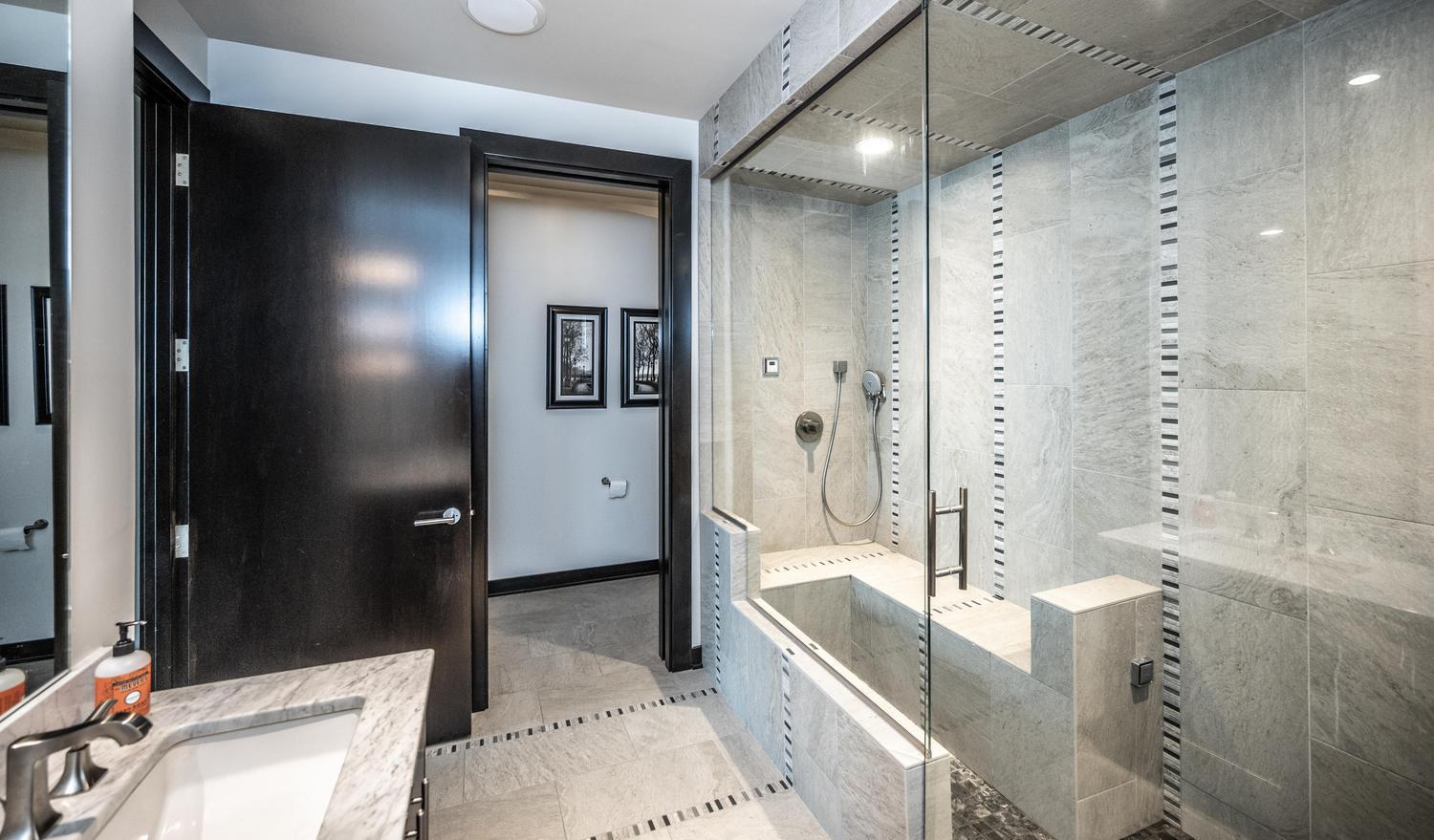 038-007-Primary Bath-1500x879.jpg
