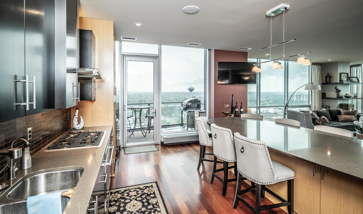 023-033-Dining RoomKitchen-1500x885.jpg