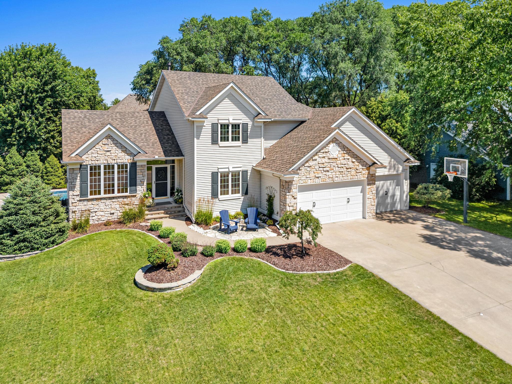 Photo for 1289 Bucher Avenue, Shoreview, MN 55126 - Listing #7124498 Welcome home! Exceptional curb appeal and an inviting entrance set the tone for this impressive Royal Oak Estates West home.