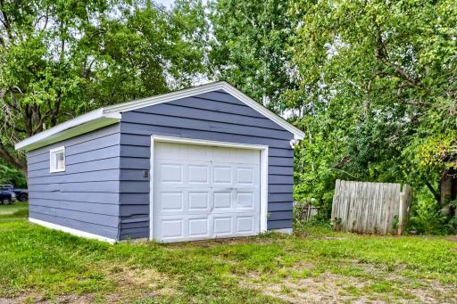 19293 forest blvd n - Web Quality - 025 - 25 Garage.jpg