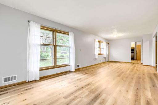 19293 forest blvd n - Web Quality - 007 - 07 Living Room.jpg
