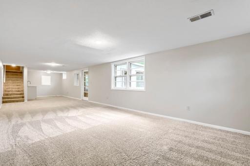 19293 forest blvd n - Web Quality - 012 - 12 Family Room.jpg