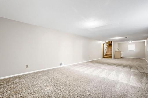 19293 forest blvd n - Web Quality - 013 - 13 Family Room.jpg