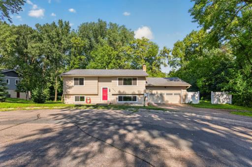 7631 Ontario Boulevard, Eden Prairie, MN 55344