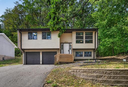 6463 Delilah Avenue, Inver Grove Heights, MN 55076