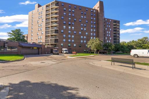 6615 Lake Shore Dr S, #115, Richfield-04.jpg