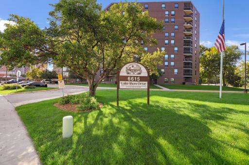 Photo for 6615 Lake Shore Drive S, 115, Richfield, MN 55423 - listing #7124548 6615 Lake Shore Dr S, #115, Richfield-01.jpg