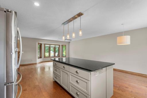 Large center island with seating!