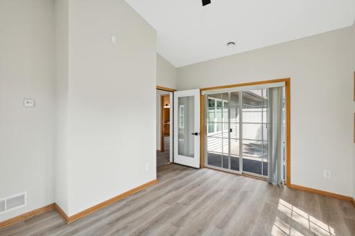 6801 24th Street N, Oakdale, MN 55128