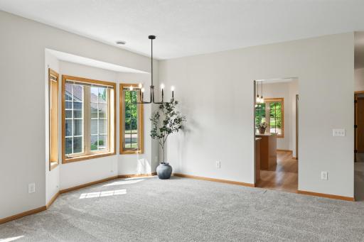 6801 24th Street N, Oakdale, MN 55128