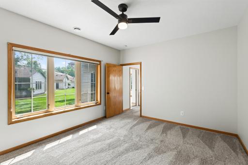 6801 24th Street N, Oakdale, MN 55128