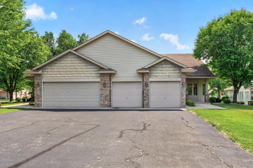 6801 24th Street N, Oakdale, MN 55128