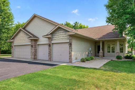 6801 24th Street N, Oakdale, MN 55128