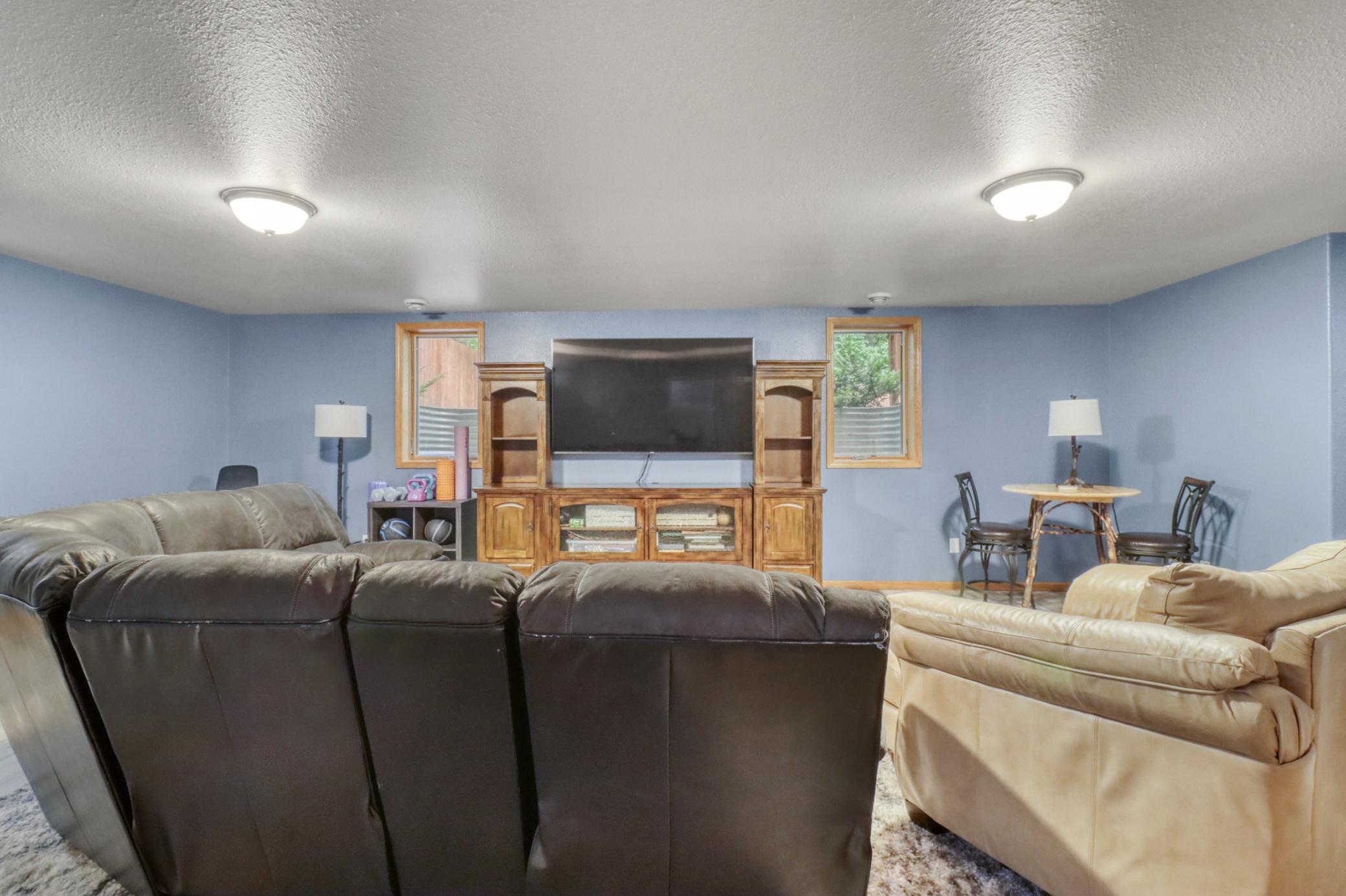 Basement1_2.JPG