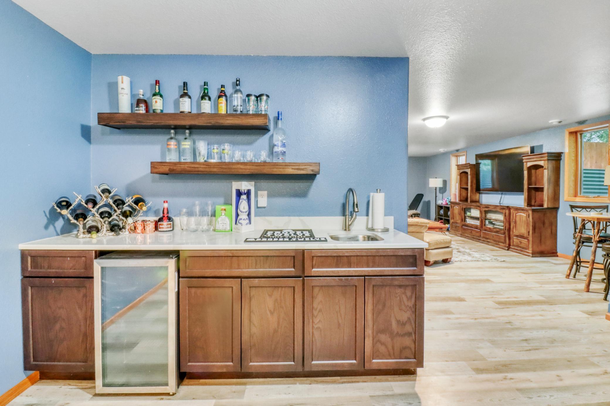 Basement Bar1_1.JPG