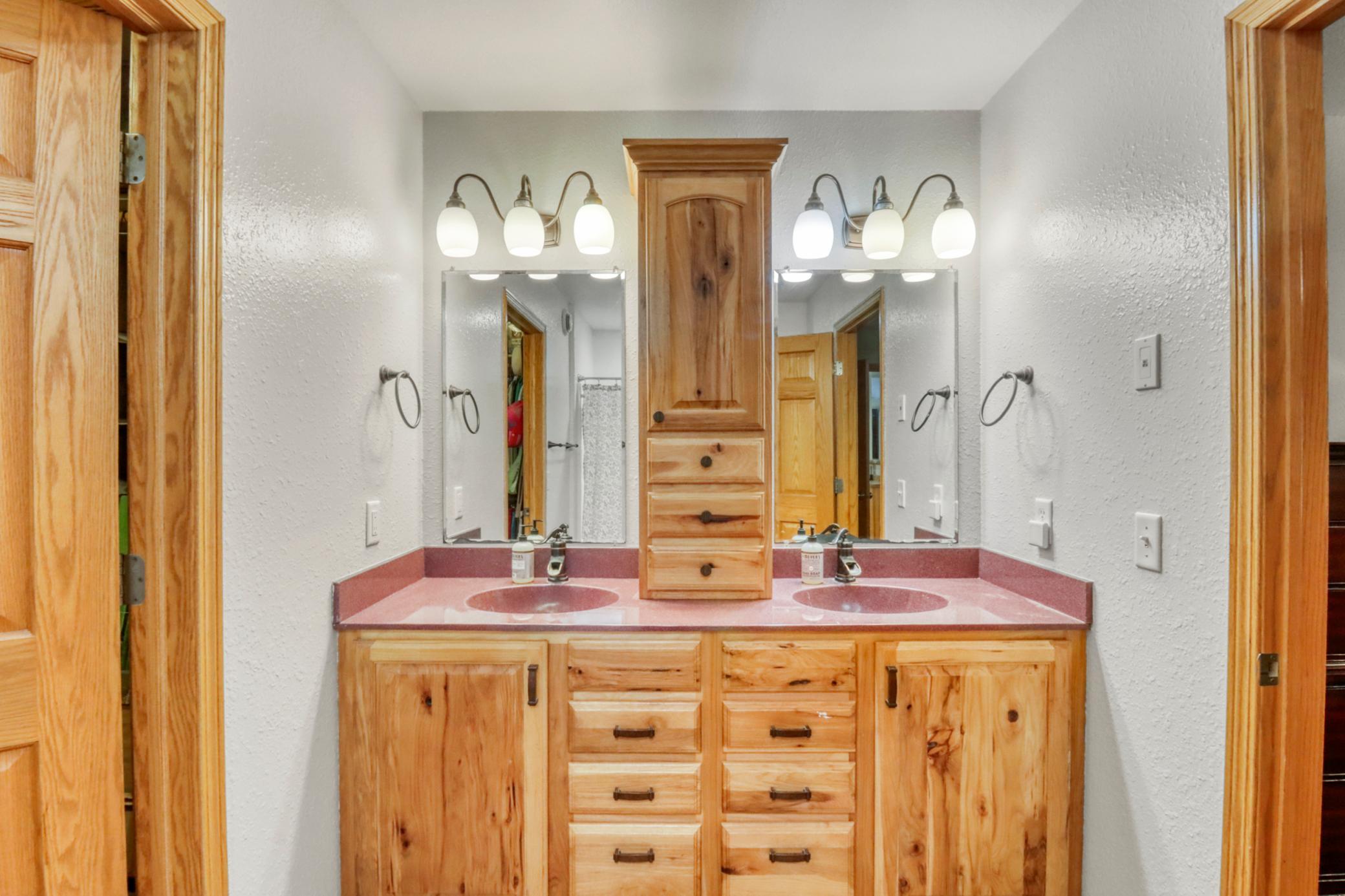 Primary Bathroom1_2.JPG