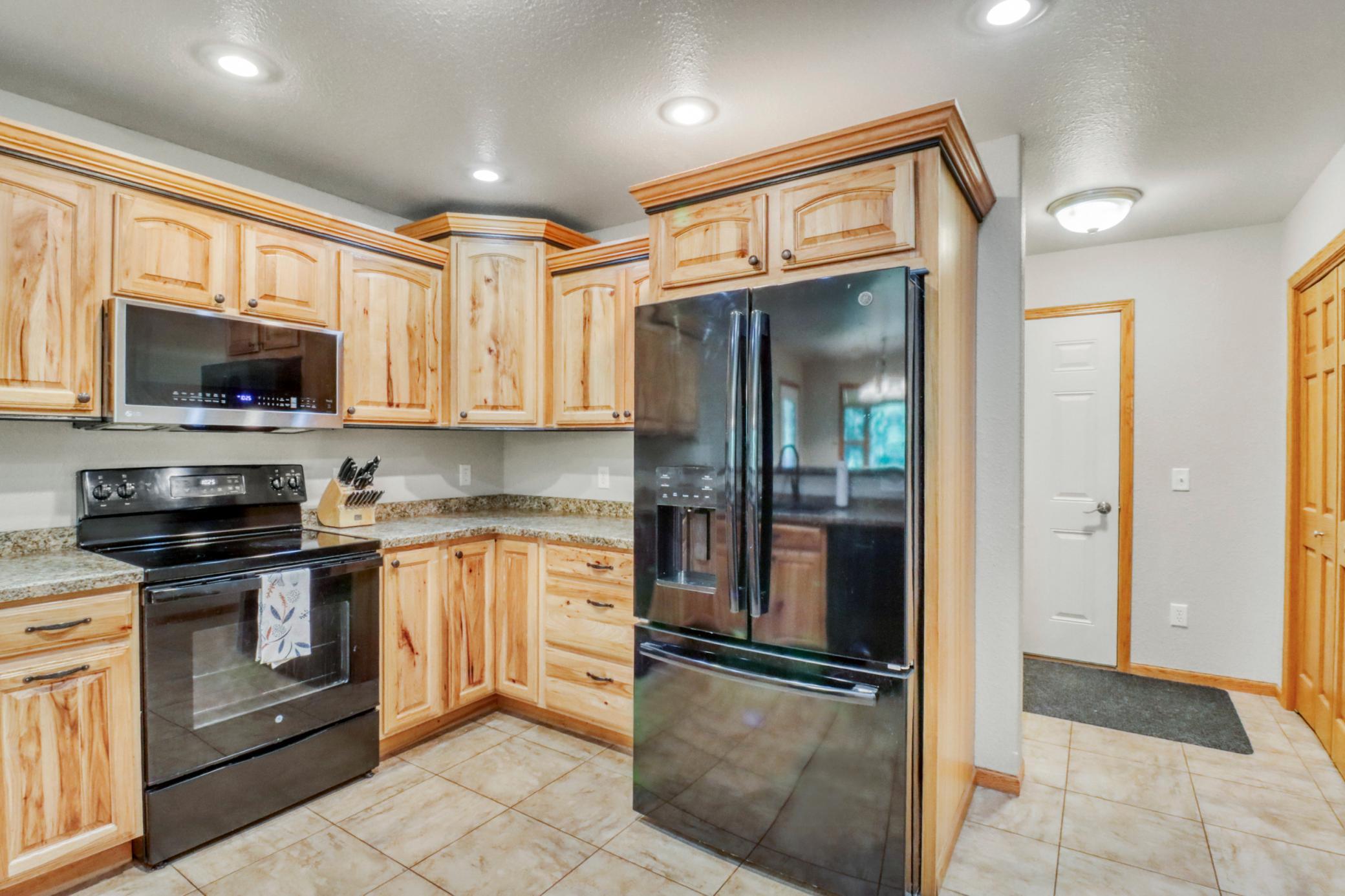Kitchen1_3.JPG